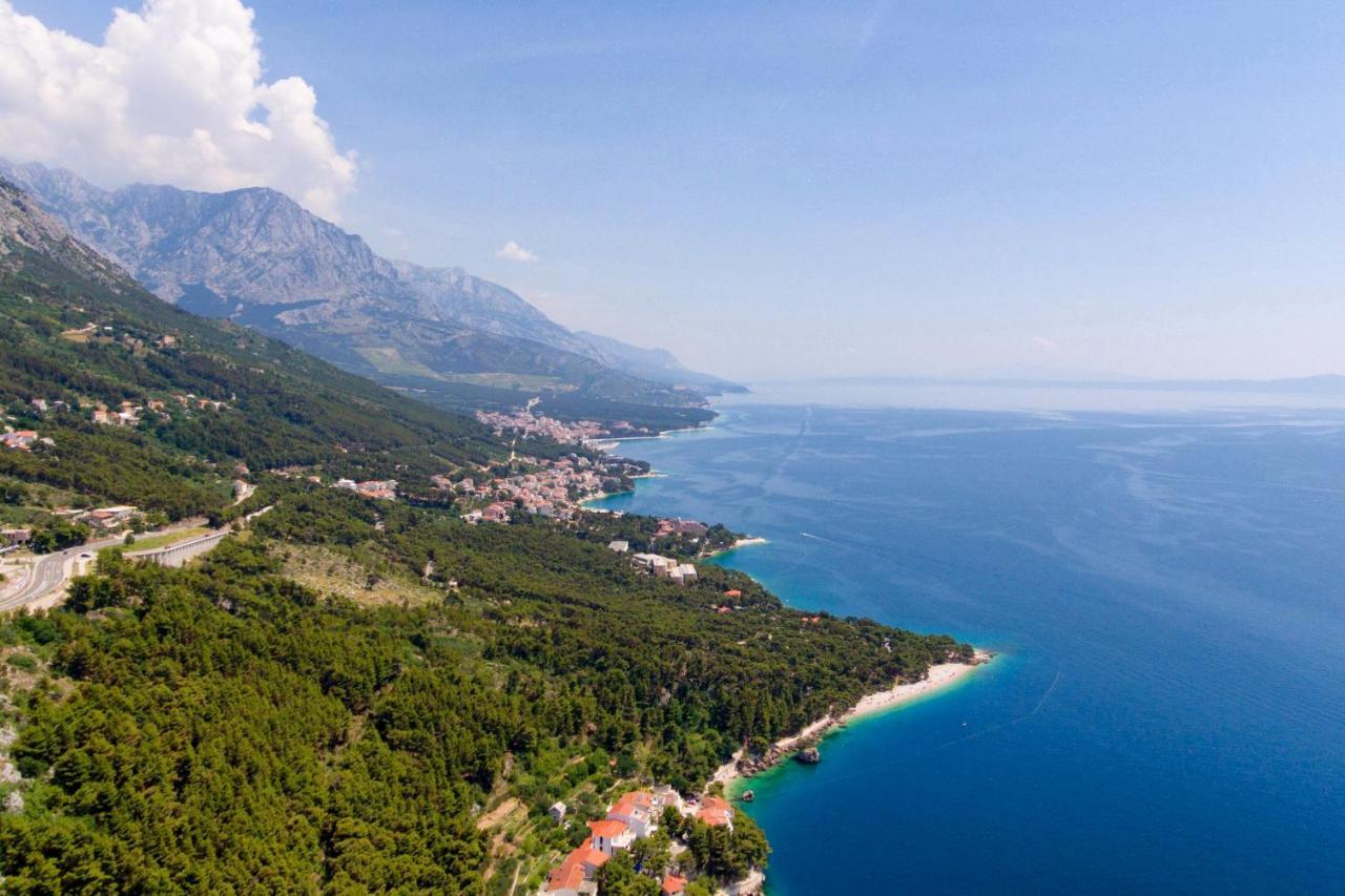 Apartments By The Sea Brela, Makarska - 11821 Buitenkant foto